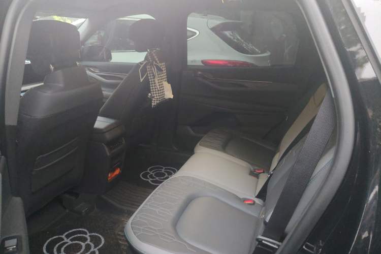 Used Ford Edge 2023 Ford Explorer L 2.0T EcoBoost Two-Wheel Drive 7-Seater Luxury Model Left Rear Seat