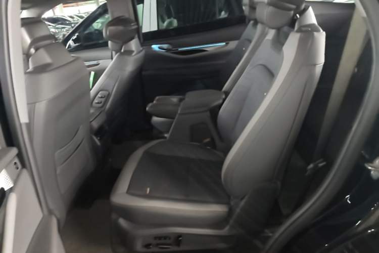 Used Ford Edge 2023 Ford Explorer L 2.0T EcoBoost Four-Wheel Drive 7-Seater Supreme Model Left Rear Seat