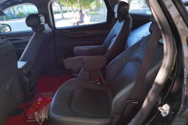 Used Ford Edge 2023 Ford Explorer L 2.0T EcoBoost E-Hybrid Two-Wheel Drive 7-Seater Luxury Model Left Rear Seat