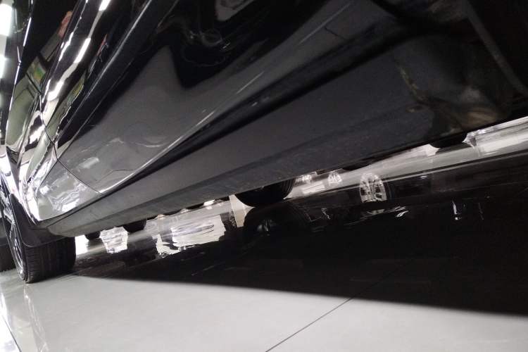 Used Ford Edge 2023 Ford Explorer L 2.0T EcoBoost E-Hybrid Four-Wheel Drive 7-Seater ST-Line Left Side Sill