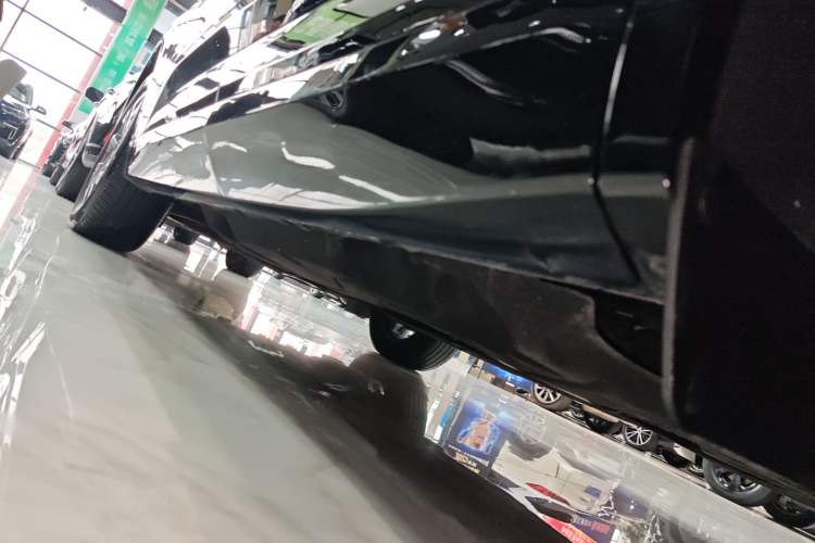 Used Ford Edge 2023 Edge L 2.0T EcoBoost E-Hybrid Four-Wheel Drive Seven-Seat Supreme Model Left Side Sill