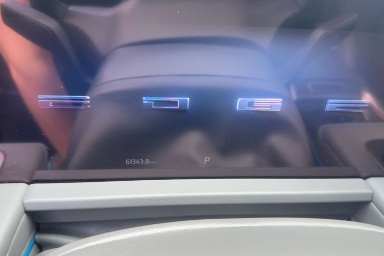 Used Ford Edge 2023 Ford Explorer L 2.0T EcoBoost Two-Wheel Drive 7-Seater Luxury Model Odometer Close Up