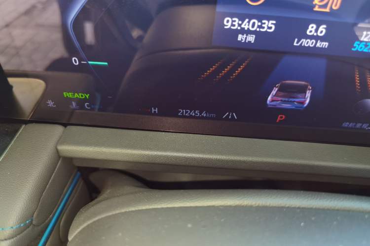 Used Ford Edge 2023 Ford Explorer L 2.0T EcoBoost E-Hybrid Two-Wheel Drive 7-Seater Luxury Model Odometer Close Up