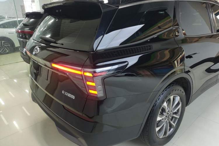 Used Ford Edge 2023 Ford Explorer L 2.0T EcoBoost Two-Wheel Drive 7-Seater Luxury Model Rear