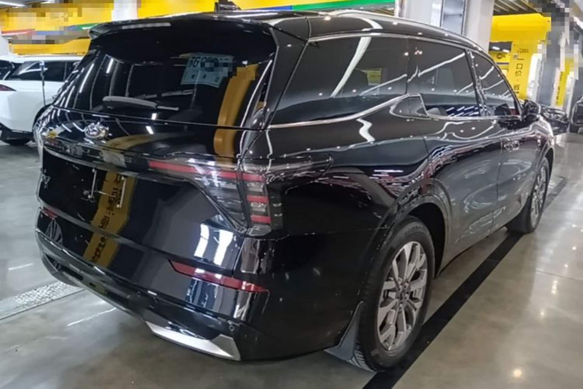Used Ford Edge 2023 Ford Explorer L 2.0T EcoBoost Four-Wheel Drive 7-Seater Supreme Model Rear Right 45 Deg