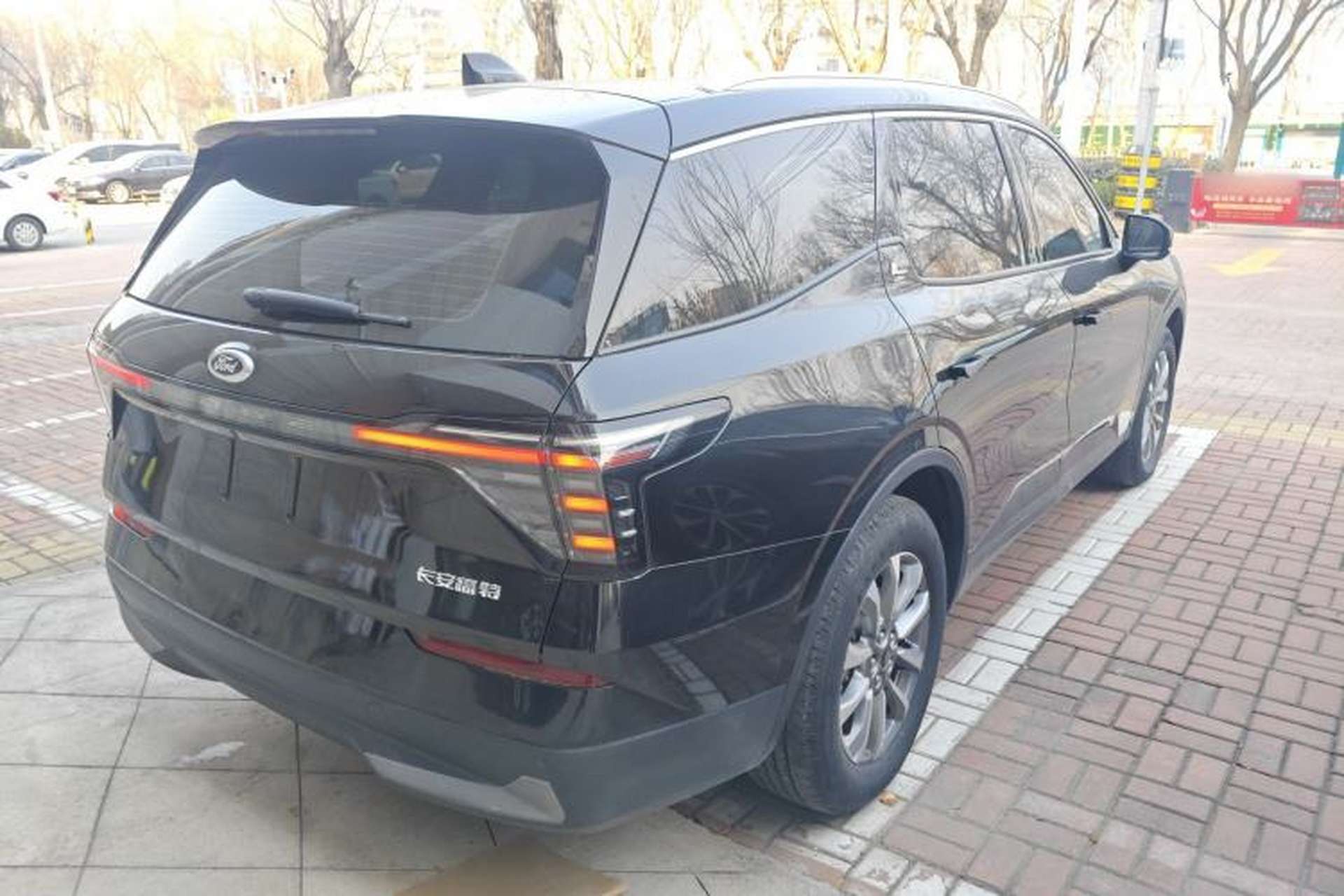 Used Ford Edge 2023 Ford Explorer L 2.0T EcoBoost Two-Wheel Drive 7-Seater Luxury Model Rear Right 45 Deg