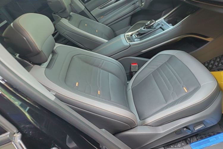 Used Ford Edge 2023 Ford Explorer L 2.0T EcoBoost Four-Wheel Drive 7-Seater Supreme Model Right Front Seat