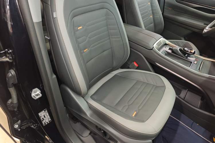 Used Ford Edge 2023 Edge L 2.0T EcoBoost E-Hybrid Four-Wheel Drive Seven-Seat Supreme Model Right Front Seat
