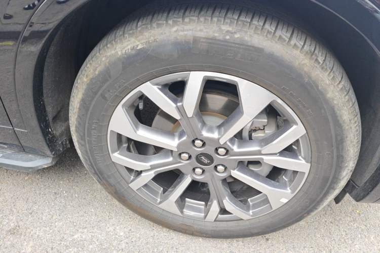 Used Ford Edge 2023 Ford Explorer L 2.0T EcoBoost Four-Wheel Drive 7-Seater Supreme Model Right Front Wheel Hub