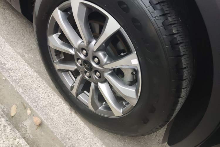 Used Ford Edge 2023 Ford Explorer L 2.0T EcoBoost E-Hybrid Two-Wheel Drive 7-Seater Fashion Edition Right Front Wheel Hub