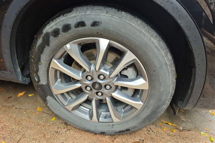 Used Ford Edge 2023 Ford Explorer L 2.0T EcoBoost Two-Wheel Drive 7-Seater Luxury Model Right Front Wheel Hub