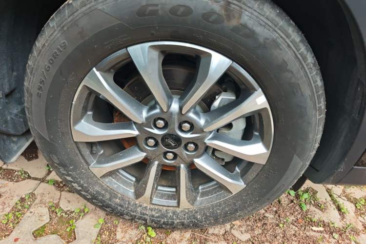 Used Ford Edge 2023 Ford Explorer L 2.0T EcoBoost Two-Wheel Drive 7-Seater Luxury Model Right Front Wheel Hub