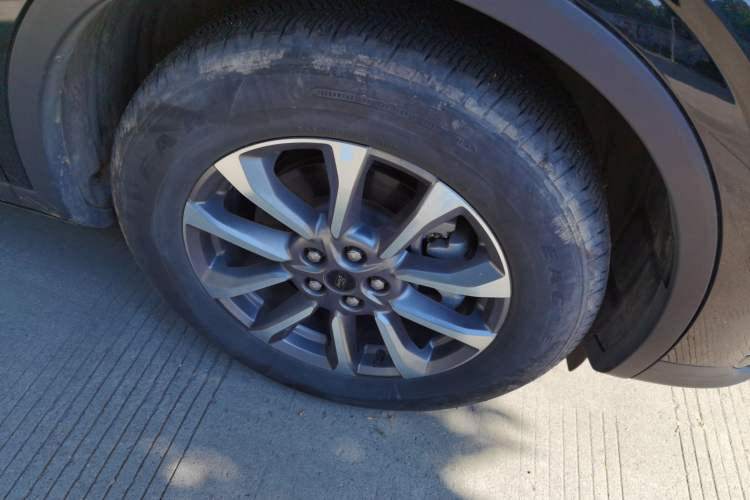 Used Ford Edge 2023 Ford Explorer L 2.0T EcoBoost E-Hybrid Two-Wheel Drive 7-Seater Luxury Model Right Front Wheel Hub