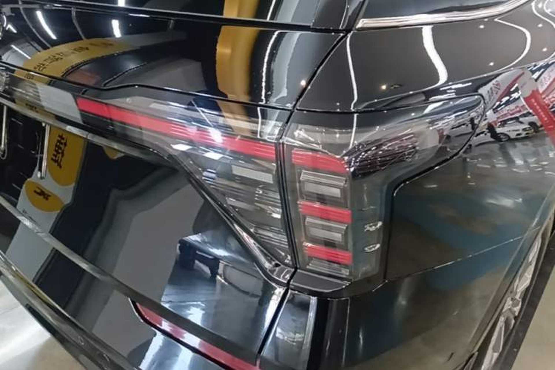 Used Ford Edge 2023 Ford Explorer L 2.0T EcoBoost Four-Wheel Drive 7-Seater Supreme Model Right Rear Taillight