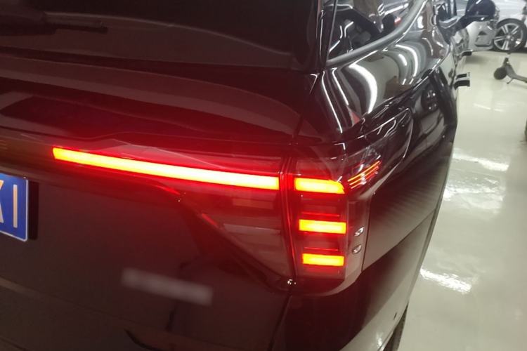 Used Ford Edge 2023 Edge L 2.0T EcoBoost E-Hybrid Four-Wheel Drive Seven-Seat Supreme Model Right Rear Taillight