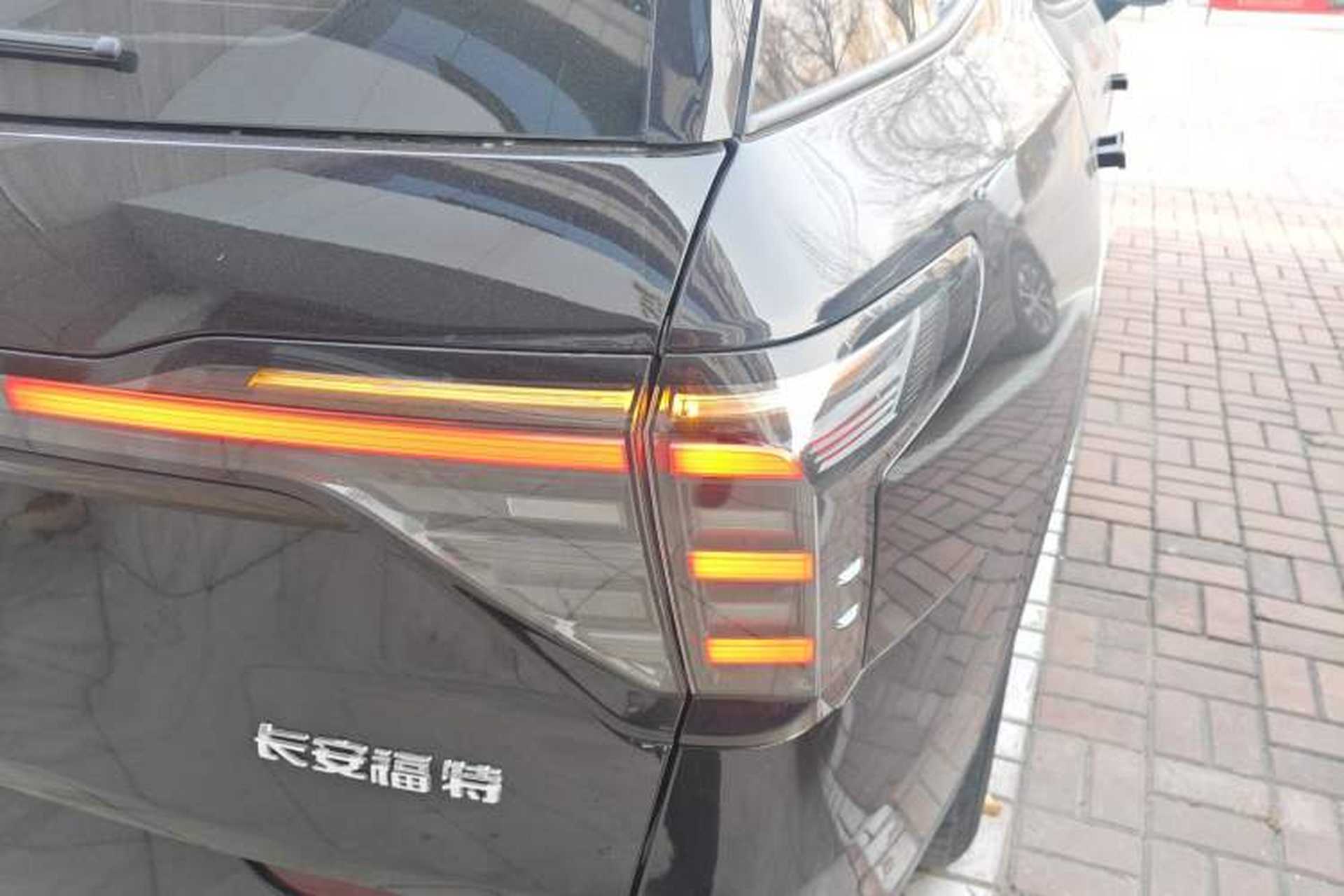 Used Ford Edge 2023 Ford Explorer L 2.0T EcoBoost Two-Wheel Drive 7-Seater Luxury Model Right Rear Taillight