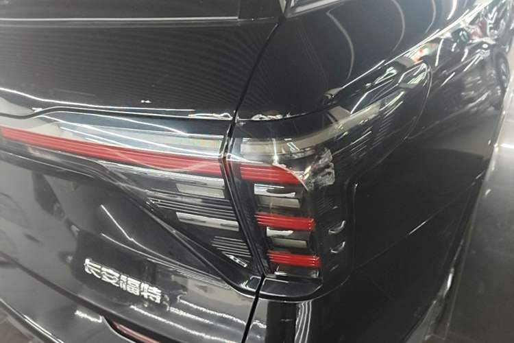 Used Ford Edge 2023 Ford Explorer L 2.0T EcoBoost Four-Wheel Drive 7-Seater Supreme Model Right Rear Taillight