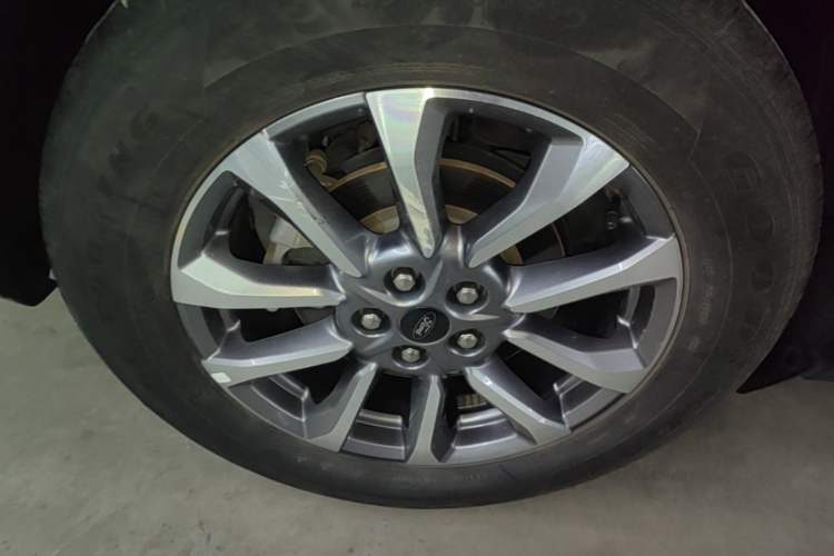 Used Ford Edge 2023 Ford Explorer L 2.0T EcoBoost Two-Wheel Drive 7-Seater Luxury Model Right Rear Wheel Hub