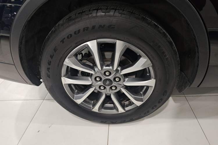 Used Ford Edge 2023 Ford Explorer L 2.0T EcoBoost Two-Wheel Drive 7-Seater Luxury Model Right Rear Wheel Hub