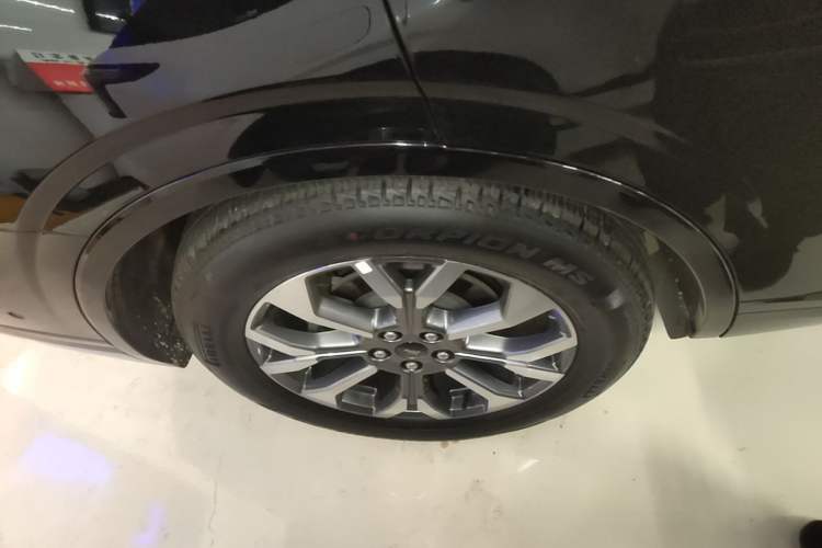 Used Ford Edge 2023 Edge L 2.0T EcoBoost E-Hybrid Four-Wheel Drive Seven-Seat Supreme Model Right Rear Wheel Hub