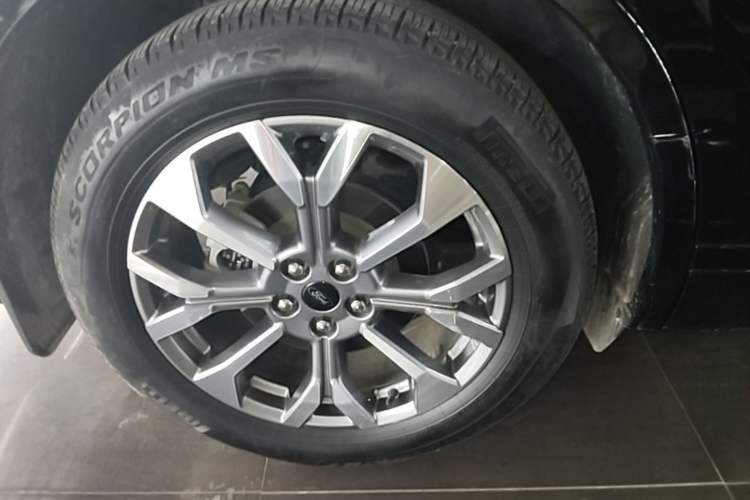 Used Ford Edge 2023 Ford Explorer L 2.0T EcoBoost Four-Wheel Drive 7-Seater Supreme Model Right Rear Wheel Hub