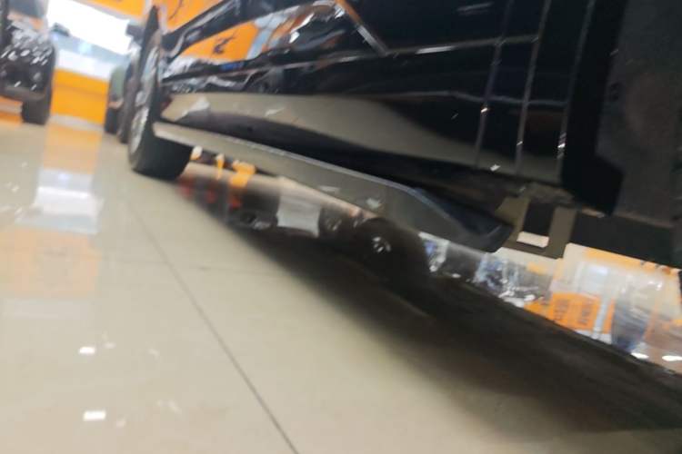 Used Ford Edge 2023 Edge L 2.0T EcoBoost E-Hybrid Four-Wheel Drive Seven-Seat Supreme Model Right Side Sill