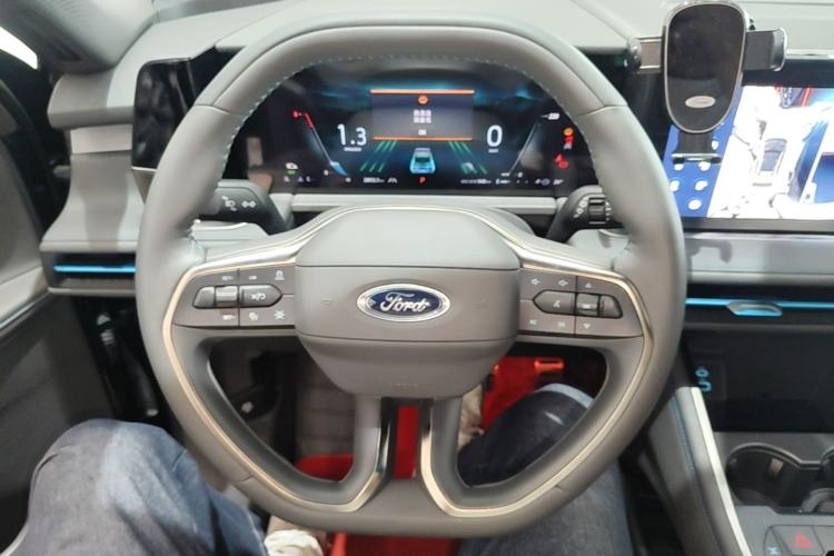 Used Ford Edge 2023 Ford Explorer L 2.0T EcoBoost Two-Wheel Drive 7-Seater Luxury Model Steering Wheel
