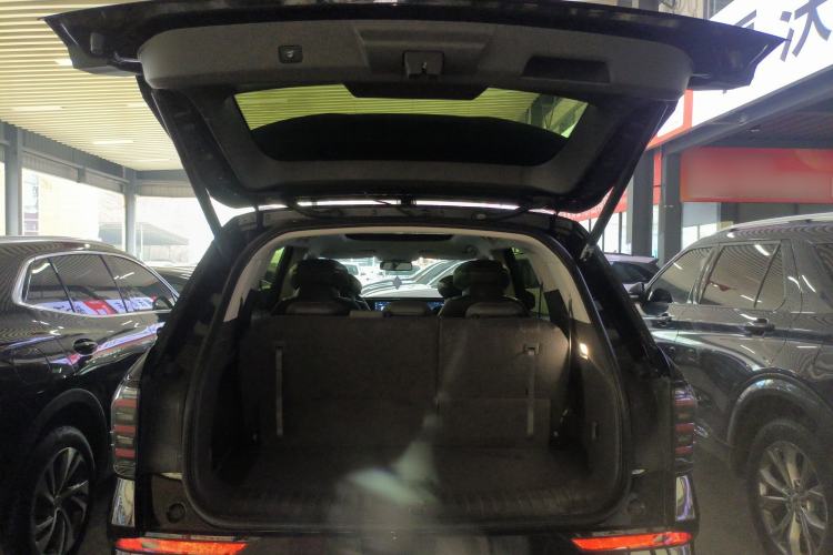 Used Ford Edge 2023 Ford Explorer L 2.0T EcoBoost Four-Wheel Drive 7-Seater Supreme Model Trunk