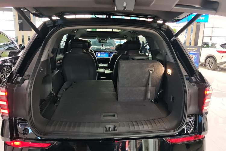 Used Ford Edge 2023 Edge L 2.0T EcoBoost E-Hybrid Four-Wheel Drive Seven-Seat Supreme Model Trunk