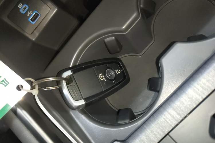 Used Ford Edge 2023 Edge L 2.0T EcoBoost E-Hybrid Four-Wheel Drive Seven-Seat Supreme Model Vehicle Key