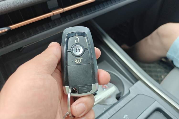 Used Ford Edge 2023 Edge L 2.0T EcoBoost E-Hybrid Four-Wheel Drive Seven-Seat Supreme Model Vehicle Key