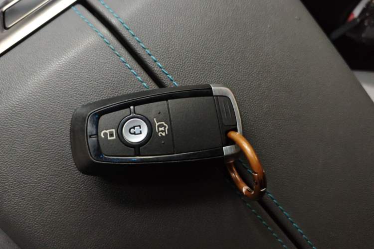 Used Ford Edge 2023 Ford Explorer L 2.0T EcoBoost Two-Wheel Drive 7-Seater Luxury Model Vehicle Key