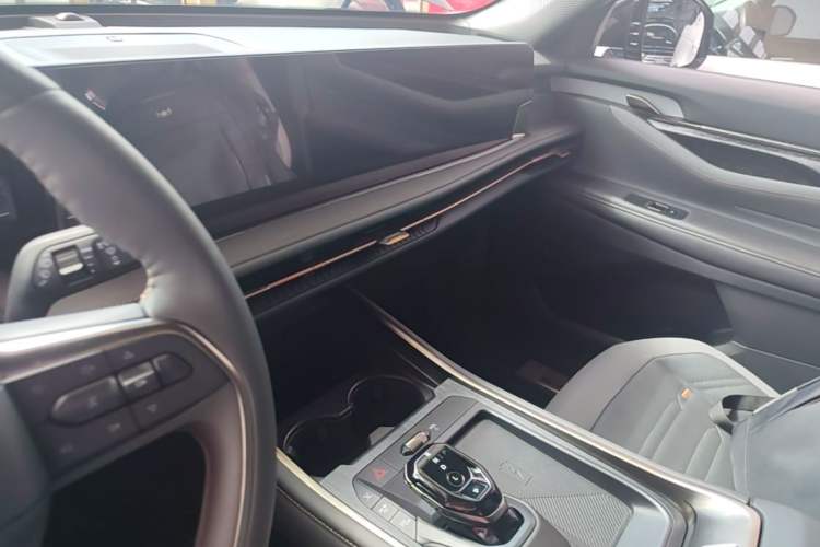 Used Ford Edge 2023 Edge L 2.0T EcoBoost E-Hybrid Four-Wheel Drive Seven-Seat Supreme Model Audio And AC Panel