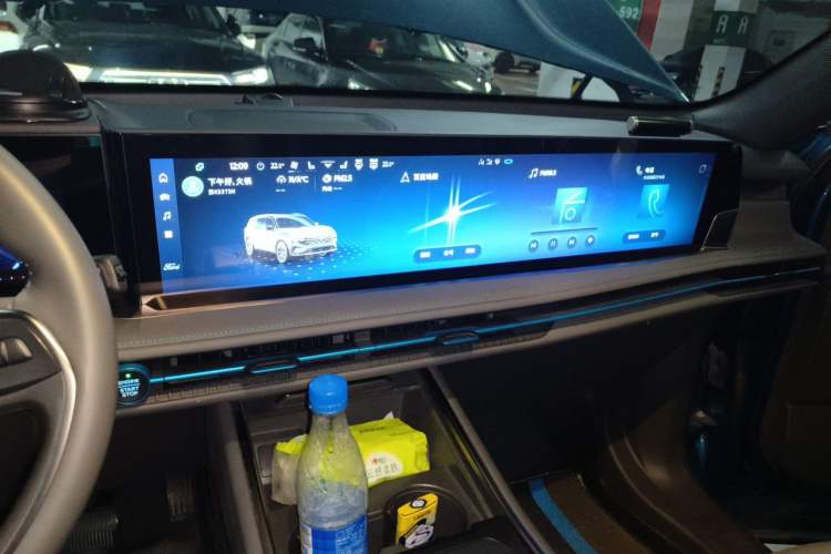 Used Ford Edge 2023 Ford Explorer L 2.0T EcoBoost E-Hybrid Two-Wheel Drive 7-Seater Luxury Model Audio And AC Panel