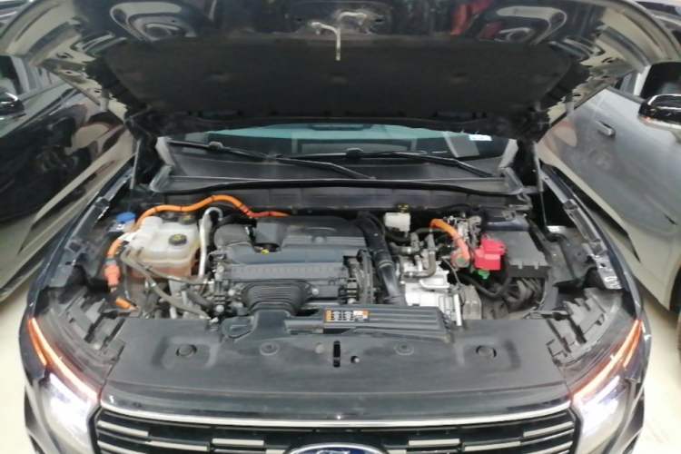 Used Ford Edge 2023 Ford Explorer L 2.0T EcoBoost Two-Wheel Drive 7-Seater Luxury Model Engine Bay