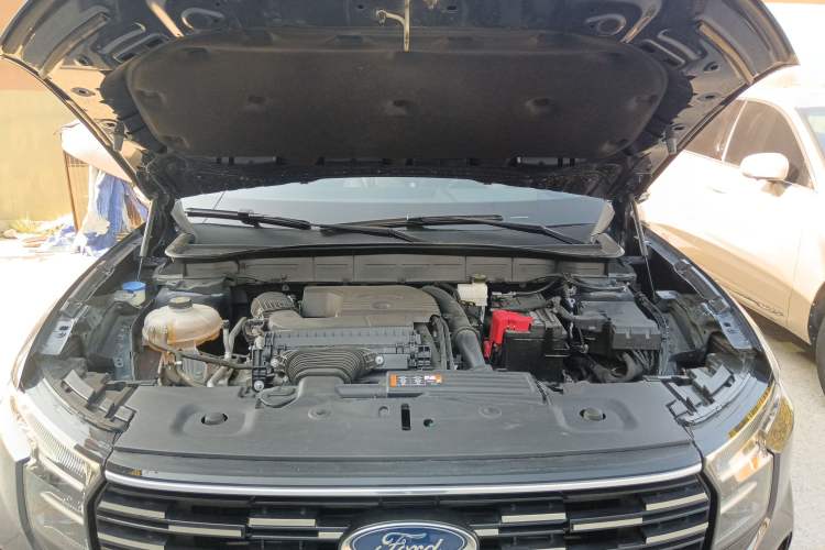 Used Ford Edge 2023 Ford Explorer L 2.0T EcoBoost Two-Wheel Drive 7-Seater Luxury Model Engine Bay