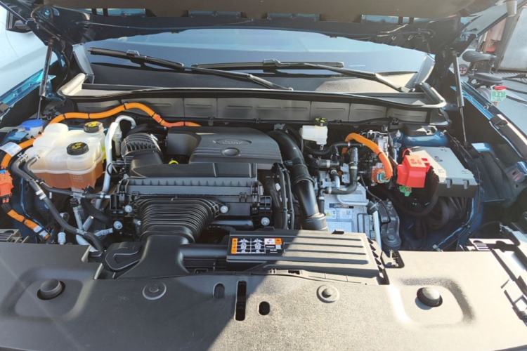 Used Ford Edge 2023 Ford Explorer L 2.0T EcoBoost E-Hybrid Two-Wheel Drive 7-Seater Luxury Model Engine Bay