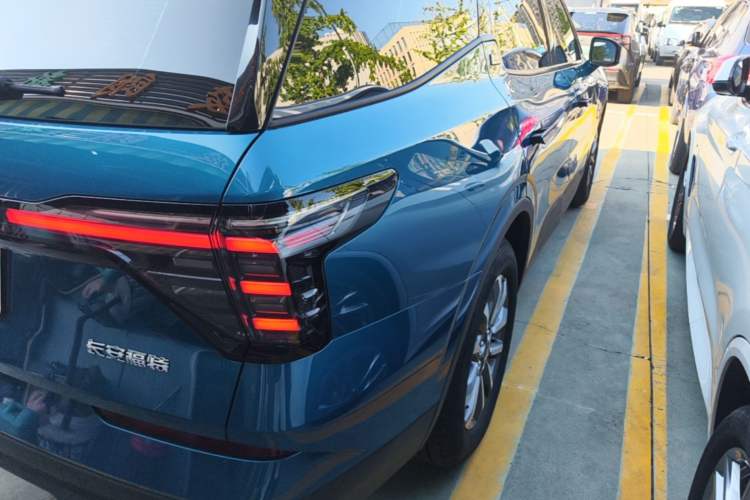 Used Ford Edge 2023 Ford Explorer L 2.0T EcoBoost E-Hybrid Two-Wheel Drive 7-Seater Luxury Model Exterior 3