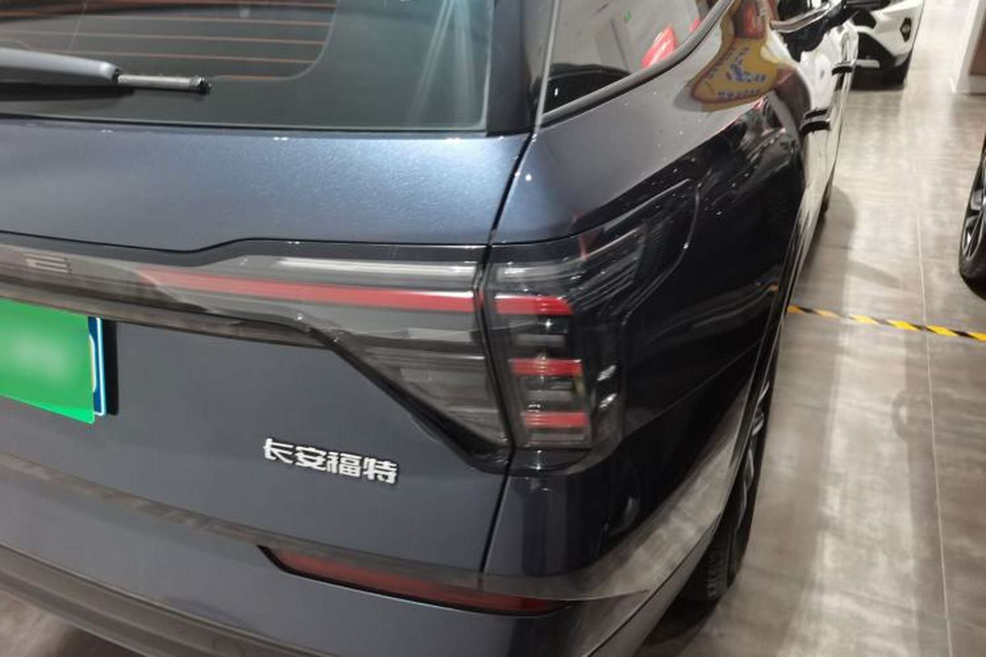 Used Ford Edge 2023 Ford Explorer L 2.0T EcoBoost E-Hybrid Two-Wheel Drive 7-Seater Luxury Model Exterior 3