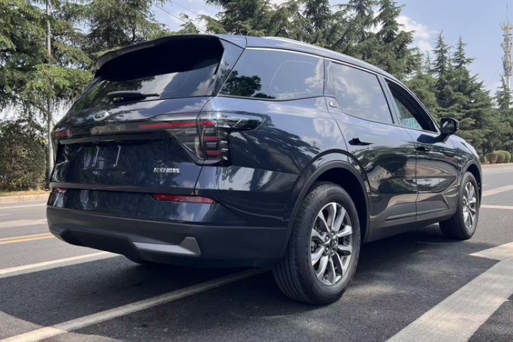Used Ford Edge 2023 Ford Explorer L 2.0T EcoBoost Two-Wheel Drive 7-Seater Luxury Model Exterior 4