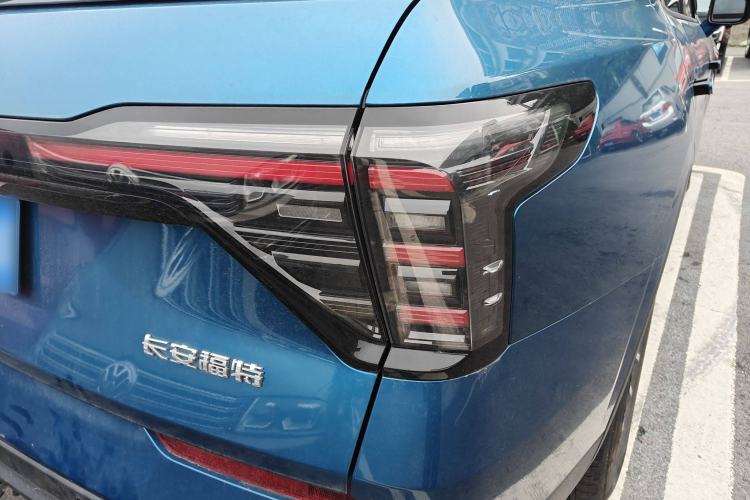 Used Ford Edge 2023 Ford Explorer L 2.0T EcoBoost E-Hybrid Two-Wheel Drive 7-Seater Luxury Model Exterior 5