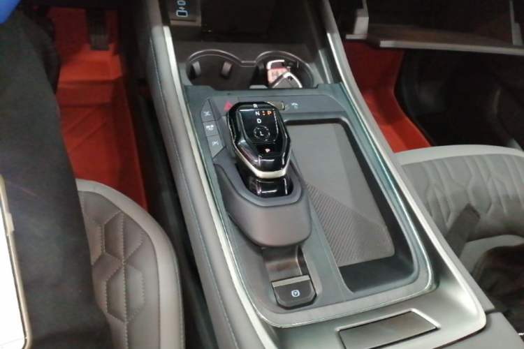 Used Ford Edge 2023 Ford Explorer L 2.0T EcoBoost Two-Wheel Drive 7-Seater Luxury Model Gear Lever