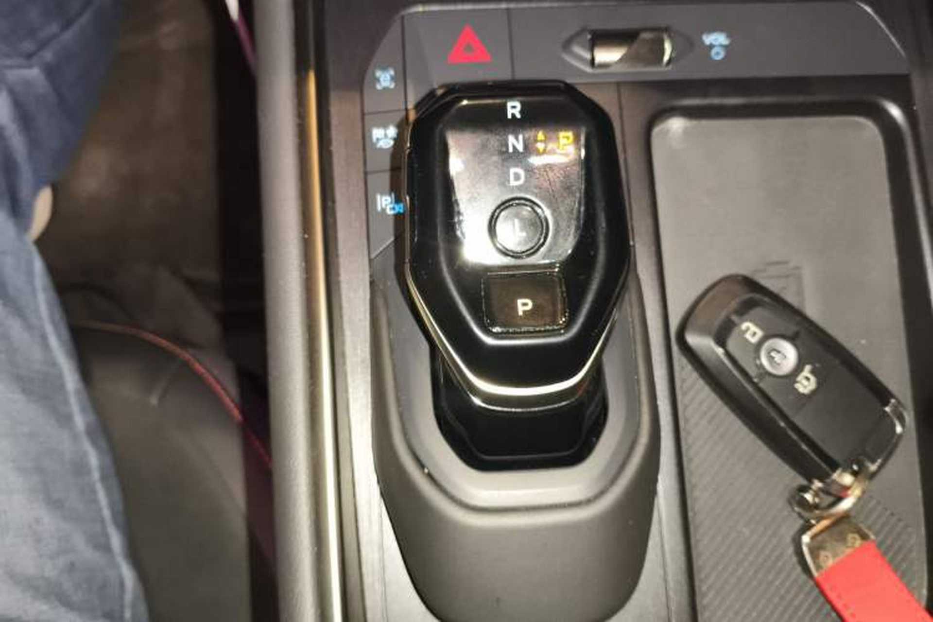 Used Ford Edge 2023 Ford Explorer L 2.0T EcoBoost E-Hybrid Four-Wheel Drive 7-Seater ST-Line Gear Lever