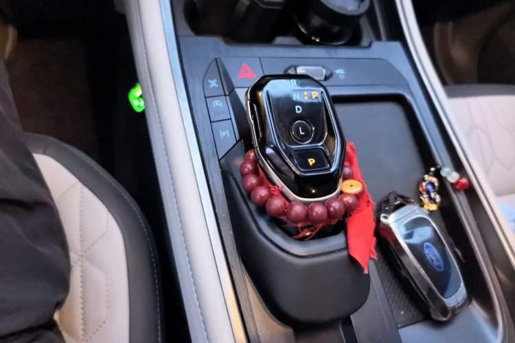 Used Ford Edge 2023 Ford Explorer L 2.0T EcoBoost Two-Wheel Drive 7-Seater Luxury Model Gear Lever