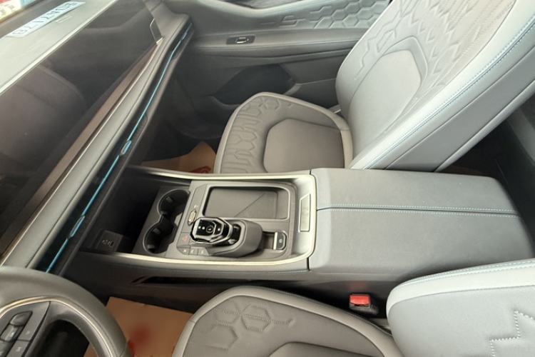 Used Ford Edge 2023 Ford Explorer L 2.0T EcoBoost Two-Wheel Drive 7-Seater Luxury Model Gear Lever