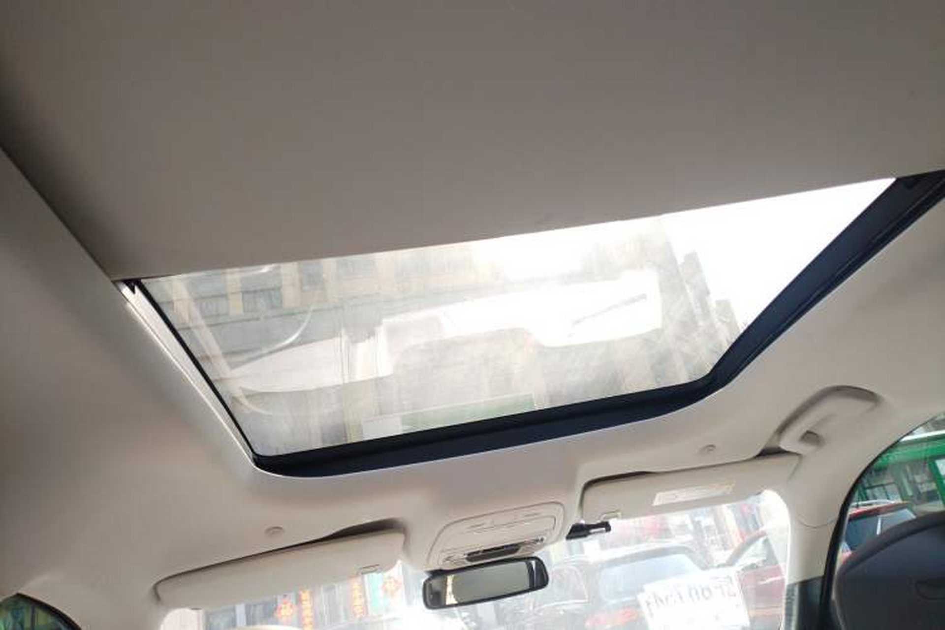 Used Ford Edge 2023 Ford Explorer L 2.0T EcoBoost Four-Wheel Drive 7-Seater Supreme Model Headliner