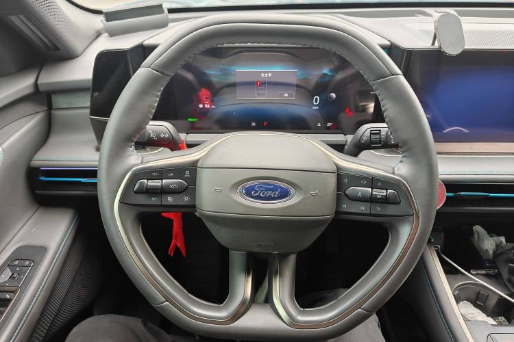Used Ford Edge 2023 Ford Explorer L 2.0T EcoBoost E-Hybrid Two-Wheel Drive 7-Seater Luxury Model Interior 1
