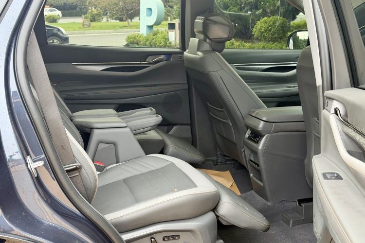Used Ford Edge 2023 Edge L 2.0T EcoBoost E-Hybrid Four-Wheel Drive Seven-Seat Supreme Model Interior 10