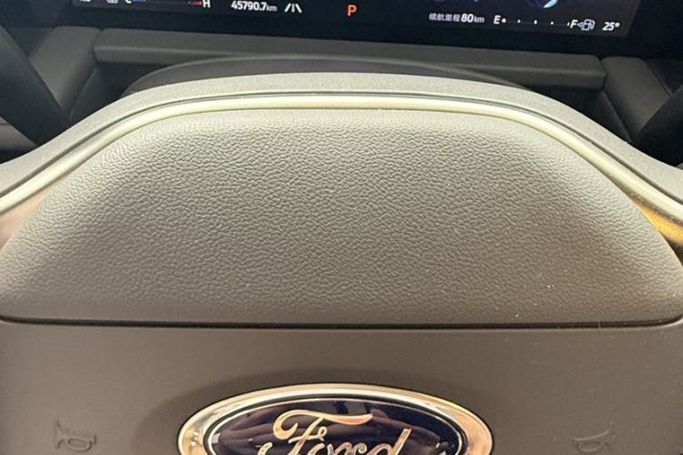 Used Ford Edge 2023 Ford Explorer L 2.0T EcoBoost Two-Wheel Drive 7-Seater Luxury Model Interior 2