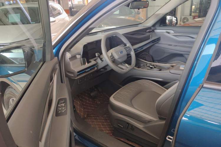 Used Ford Edge 2023 Ford Explorer L 2.0T EcoBoost Two-Wheel Drive 7-Seater Luxury Model Interior 3